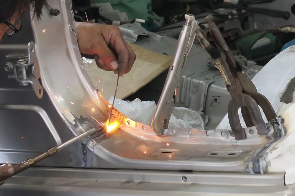 Frame-Straightening-01-2880w